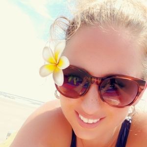 Meet your Posher, April